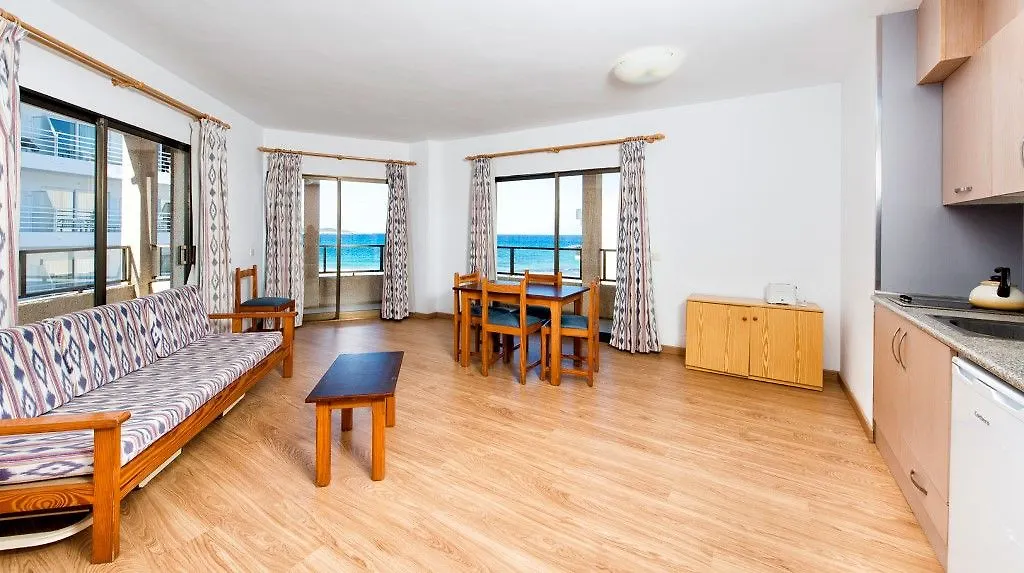 Apartamentos Arcos Playa S'Illot  Hotel